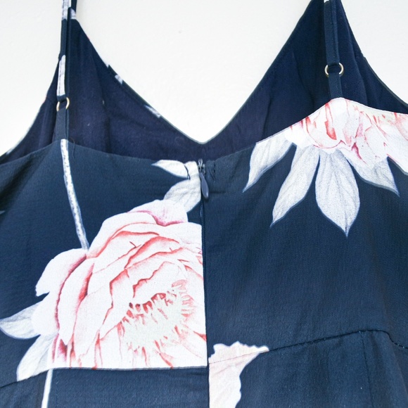 Floral Midi-Dress / Wrap-Around Style - Picture 5 of 8